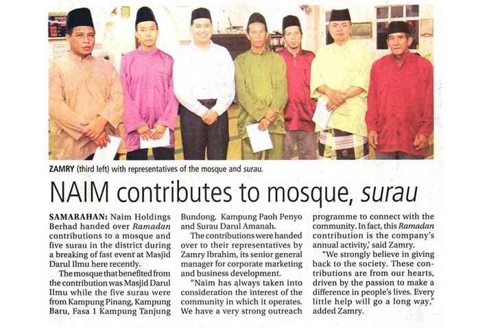 Naim contributes to Samarahan mosque, suraus